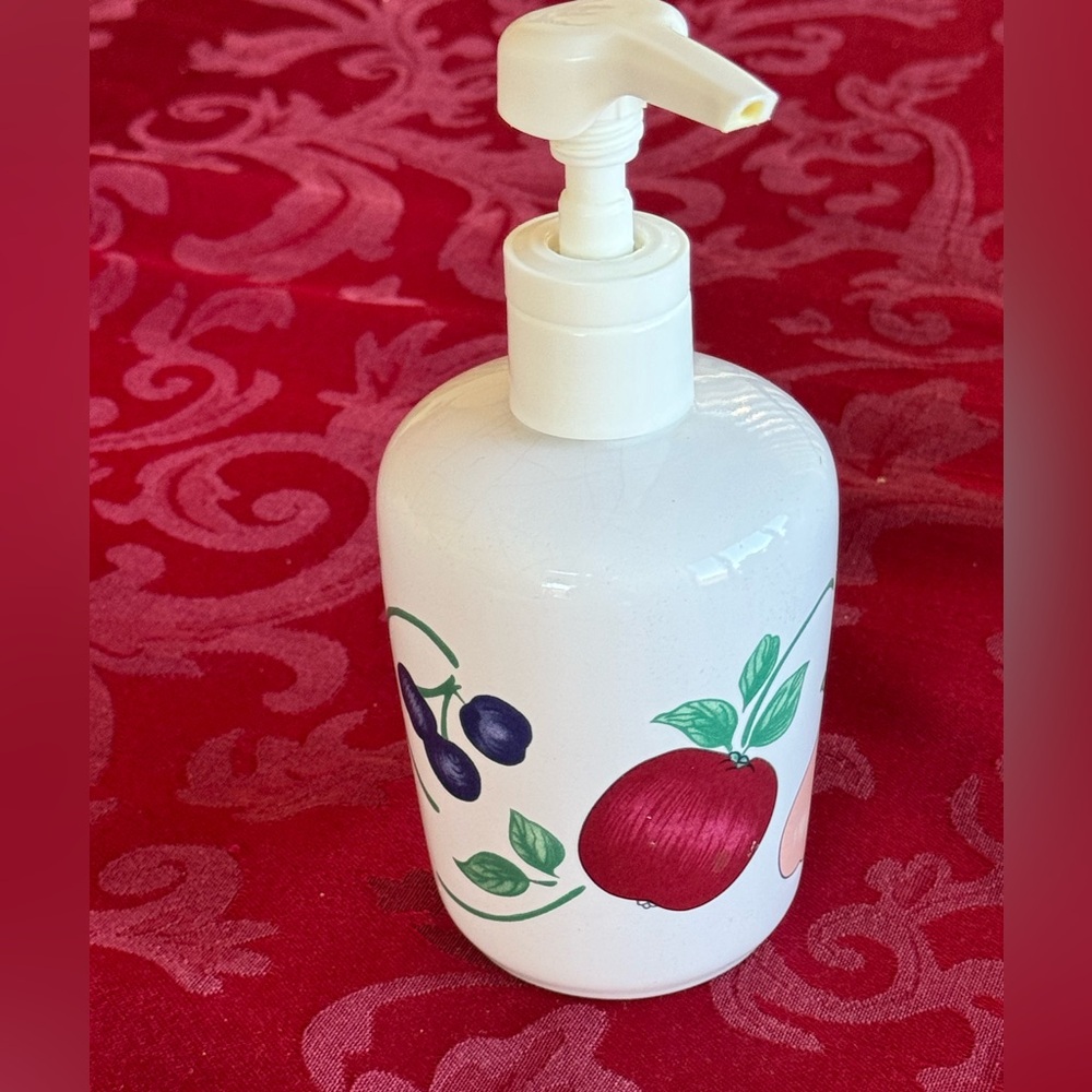 Princess House Orchard Medley soap dispenser